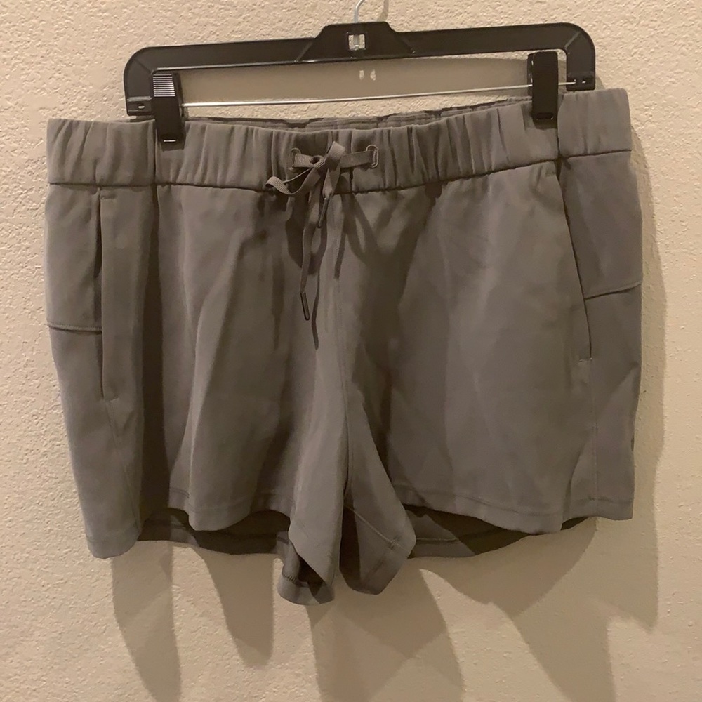 Lululemon On The Fly woven 2.5” short grey sage